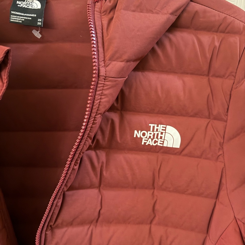 The North Face Puffer Jacket - Picture 4 of 9